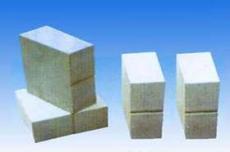 Refractory phosphate bricks for lime kiln